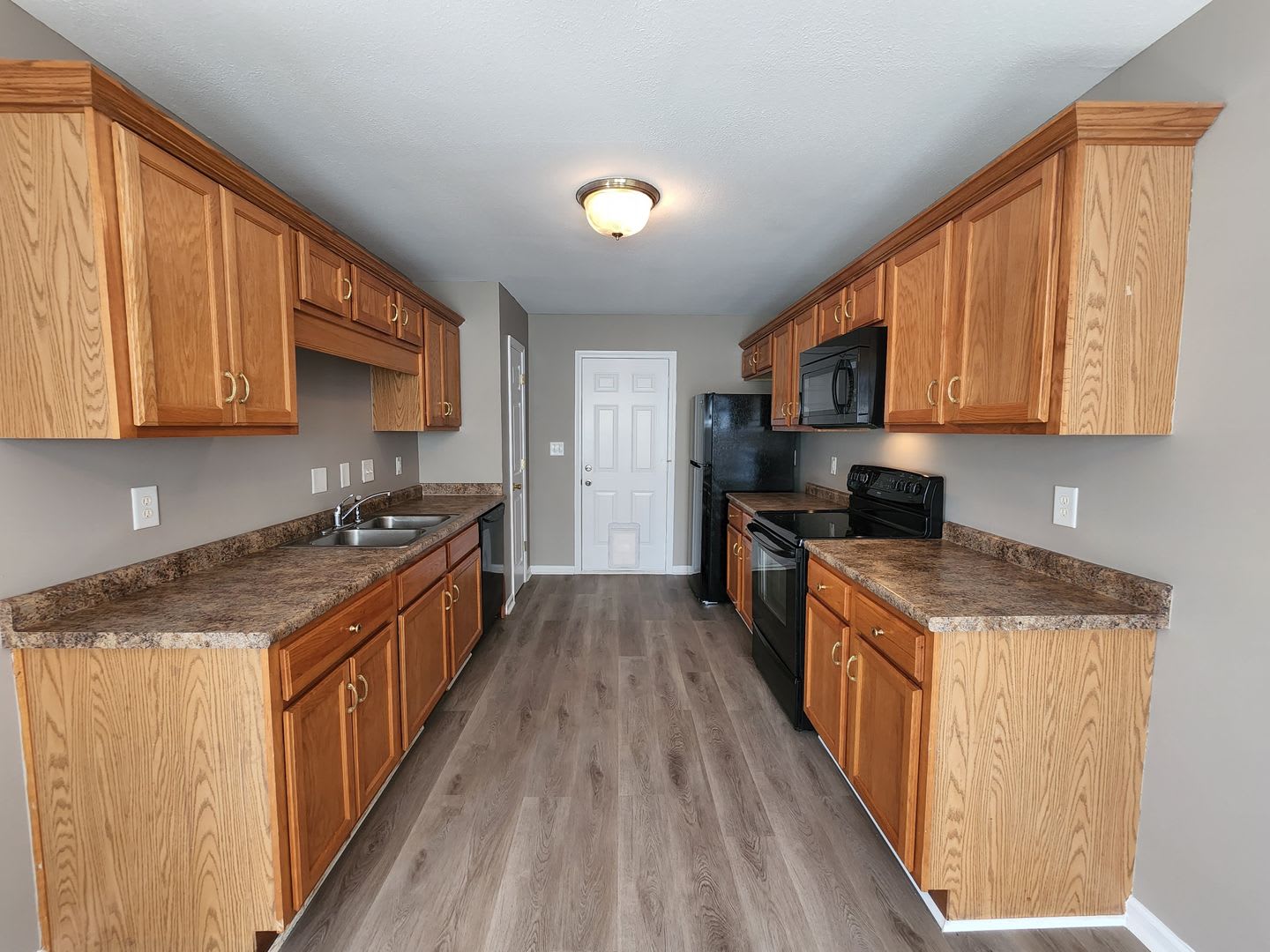 1700 3 Beds 2 Bath Bonus Room – photo 4