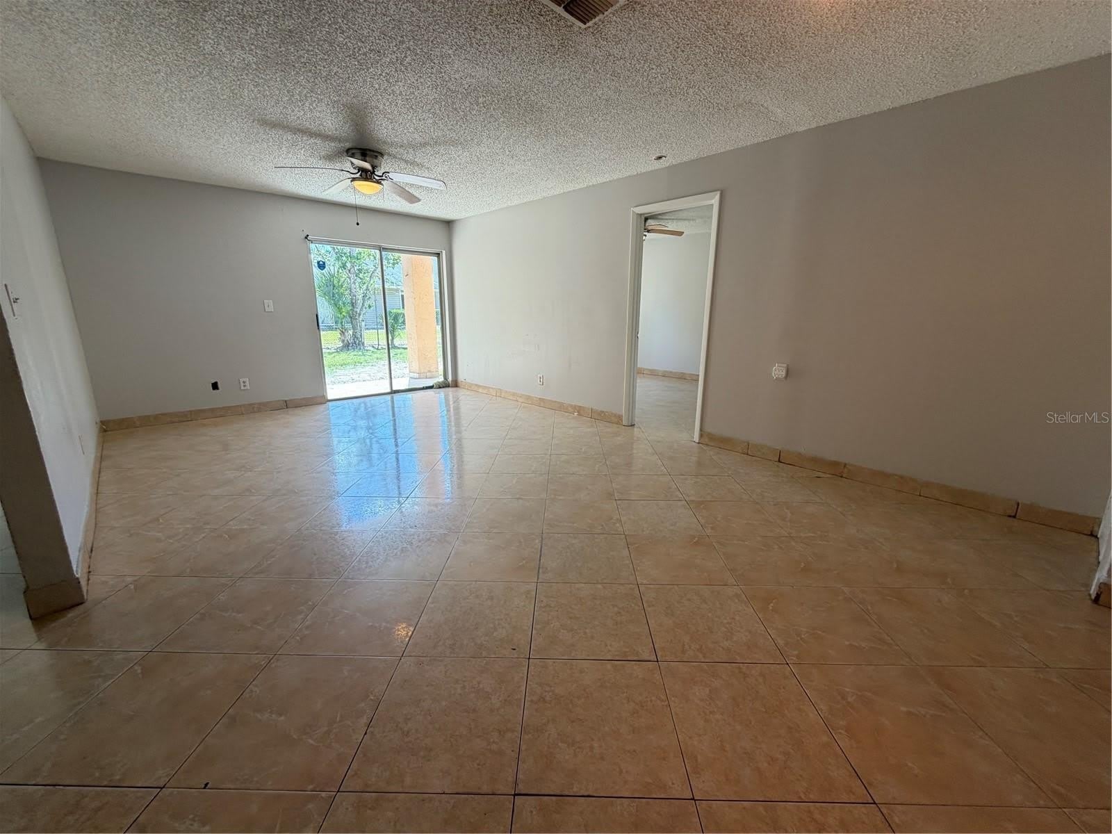 5225 VIA HACIENDA Circle – photo 3