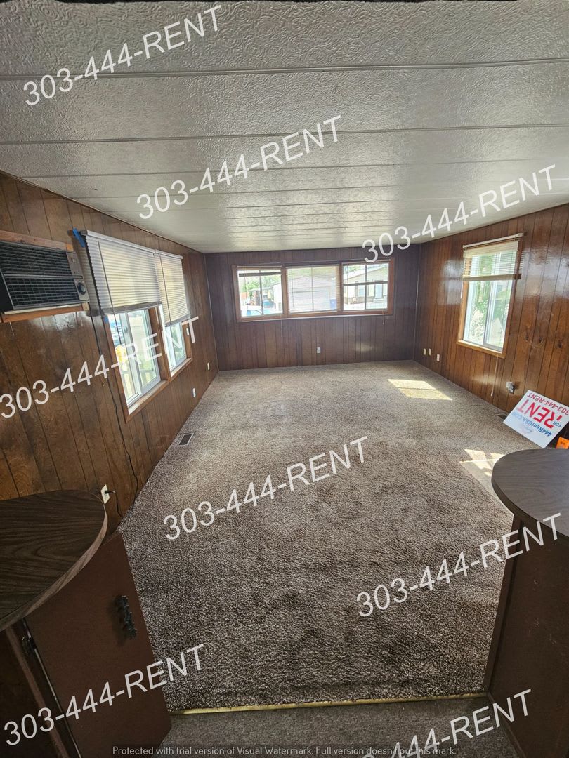 Cozy 2 Bedroom & 1 Bathroom Home in Log Lane Village! – photo 4