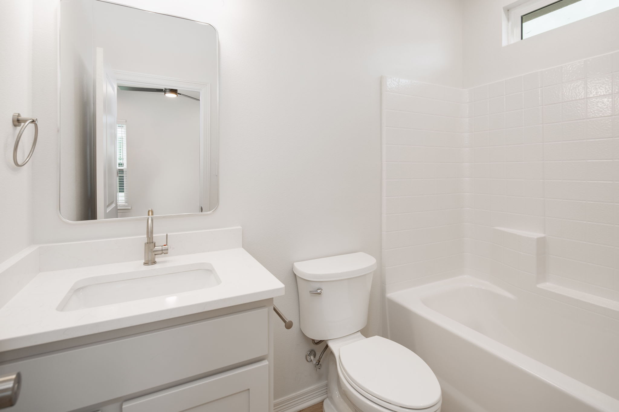 242 Richards Street – photo 5