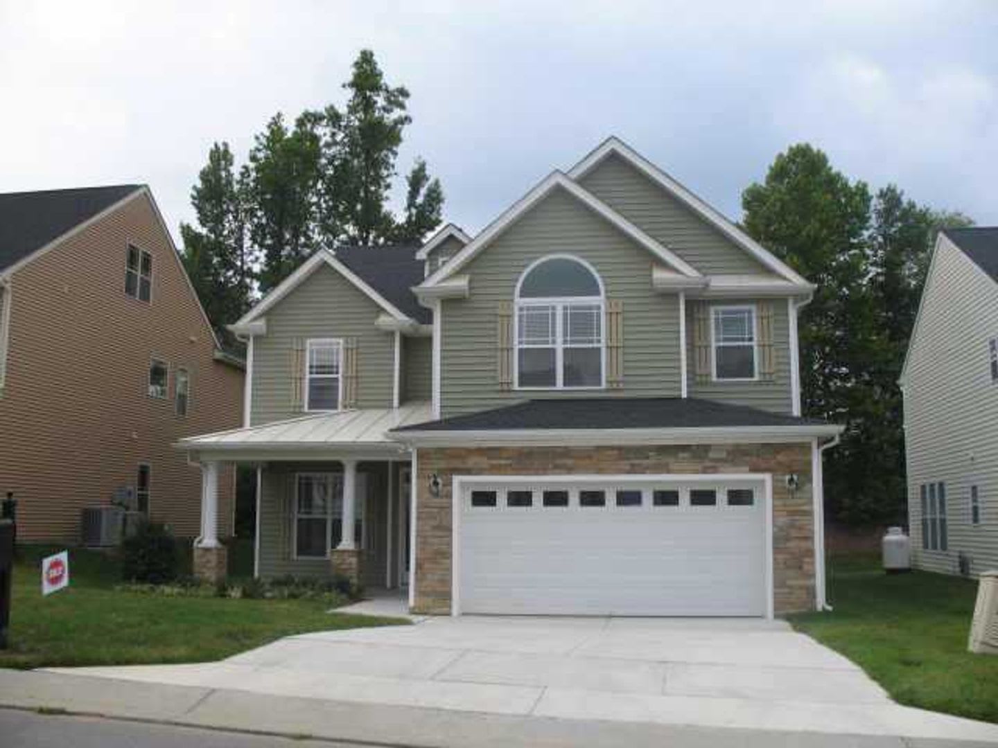Coming Soon One Month Free Rent Discover Your New Haven This Home Offers A Perfect Blend Of Comfort And Style – photo 4