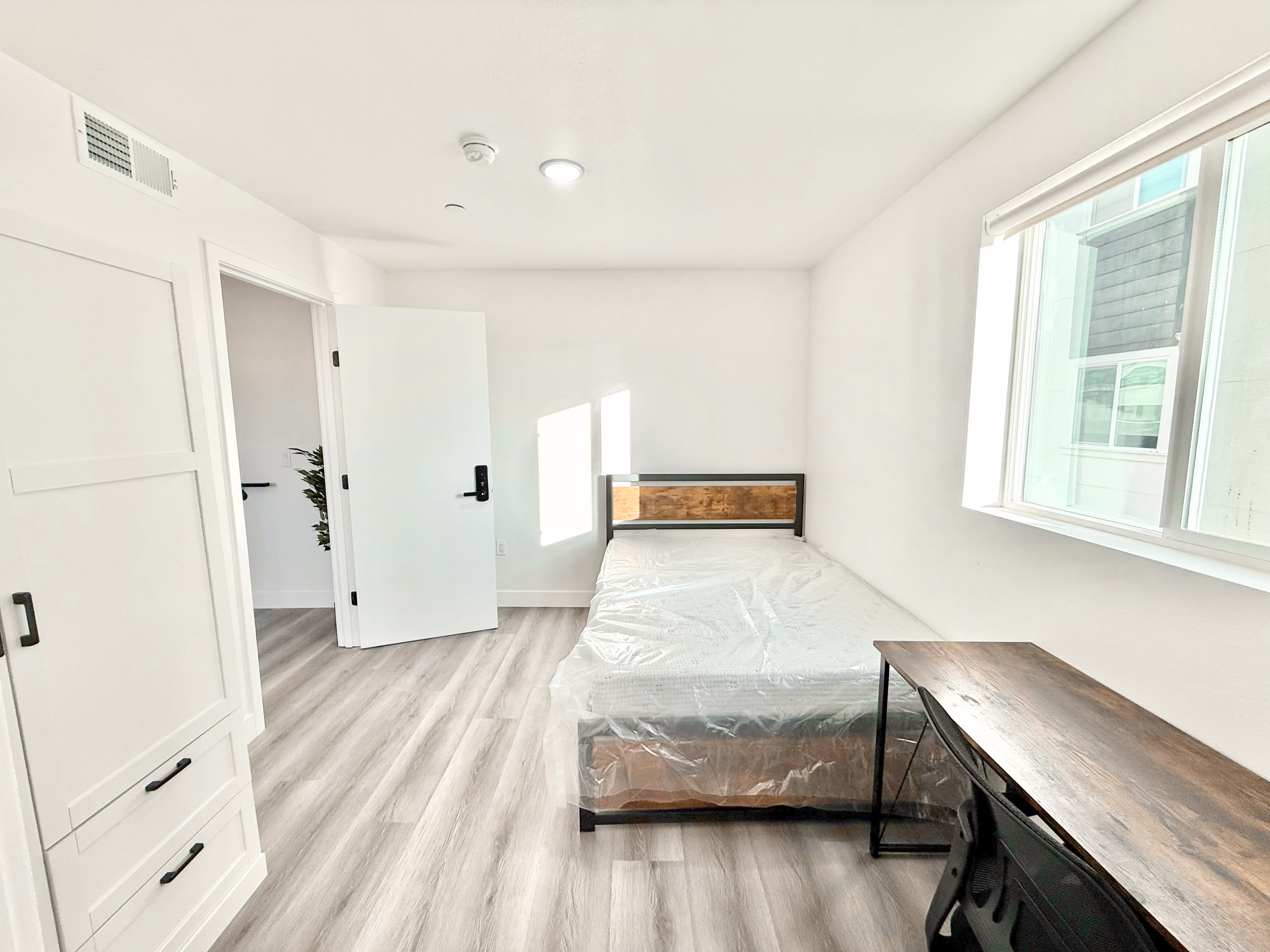 1329 W 36th Street – photo 3