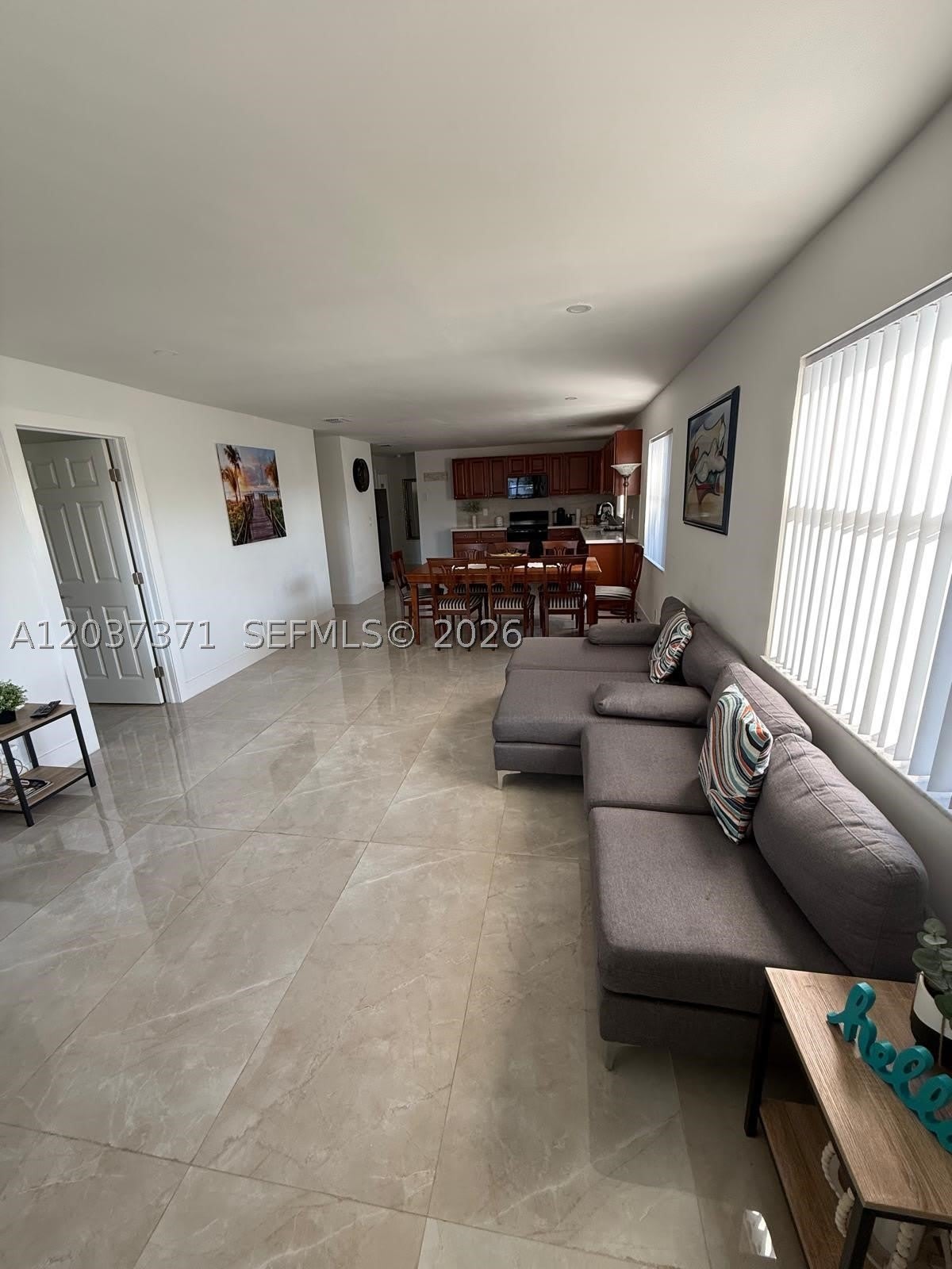 208 NW 7th St – photo 5