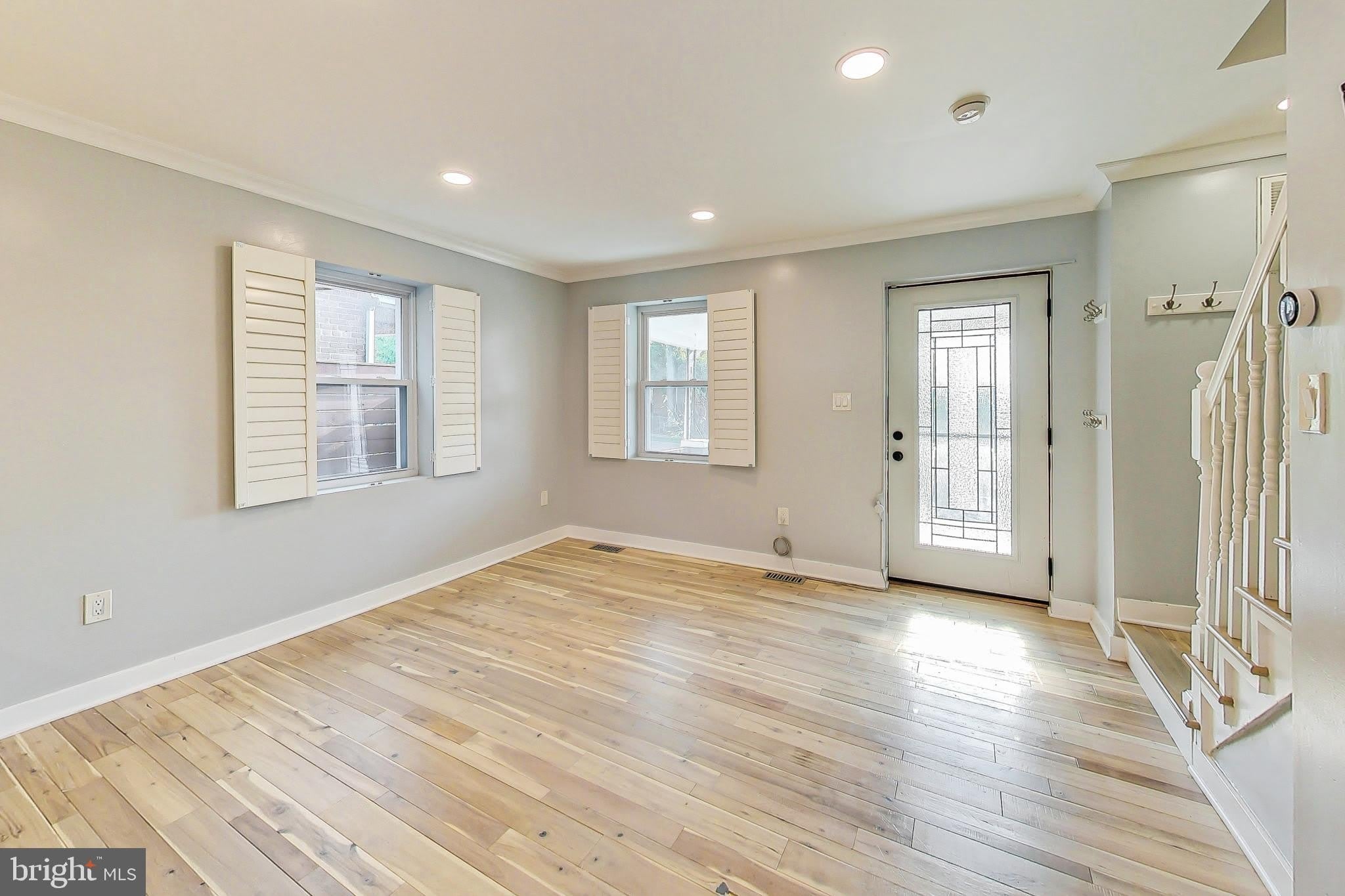 5008 6TH Place NE – photo 4