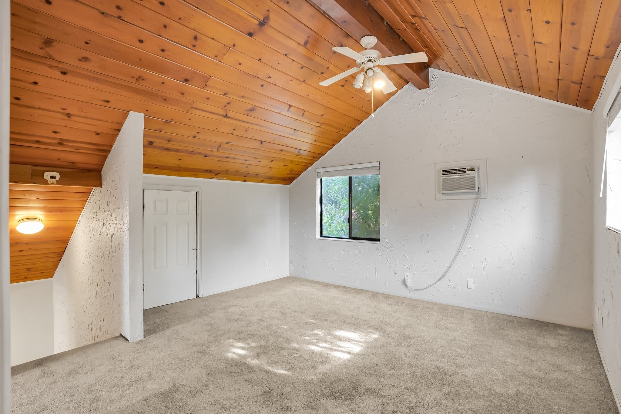 1338 Homestead Avenue – photo 3