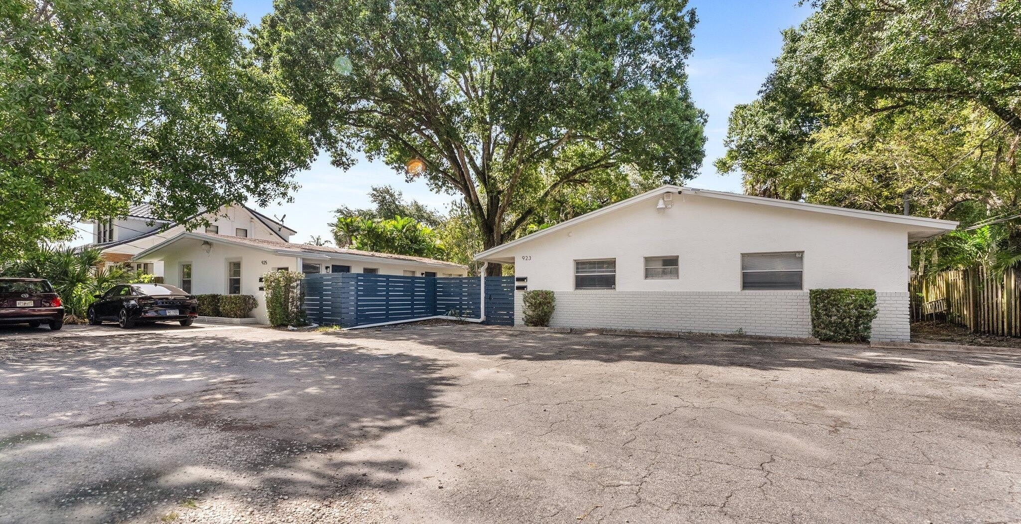 923 W Las Olas Boulevard – photo 1