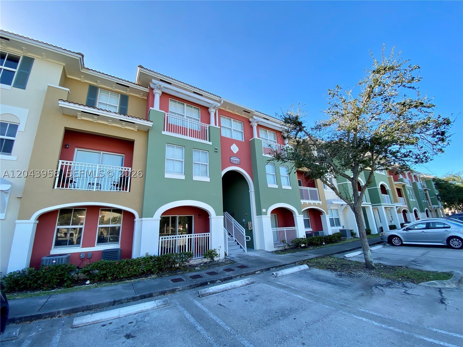 11202 NW 83rd St – photo 3