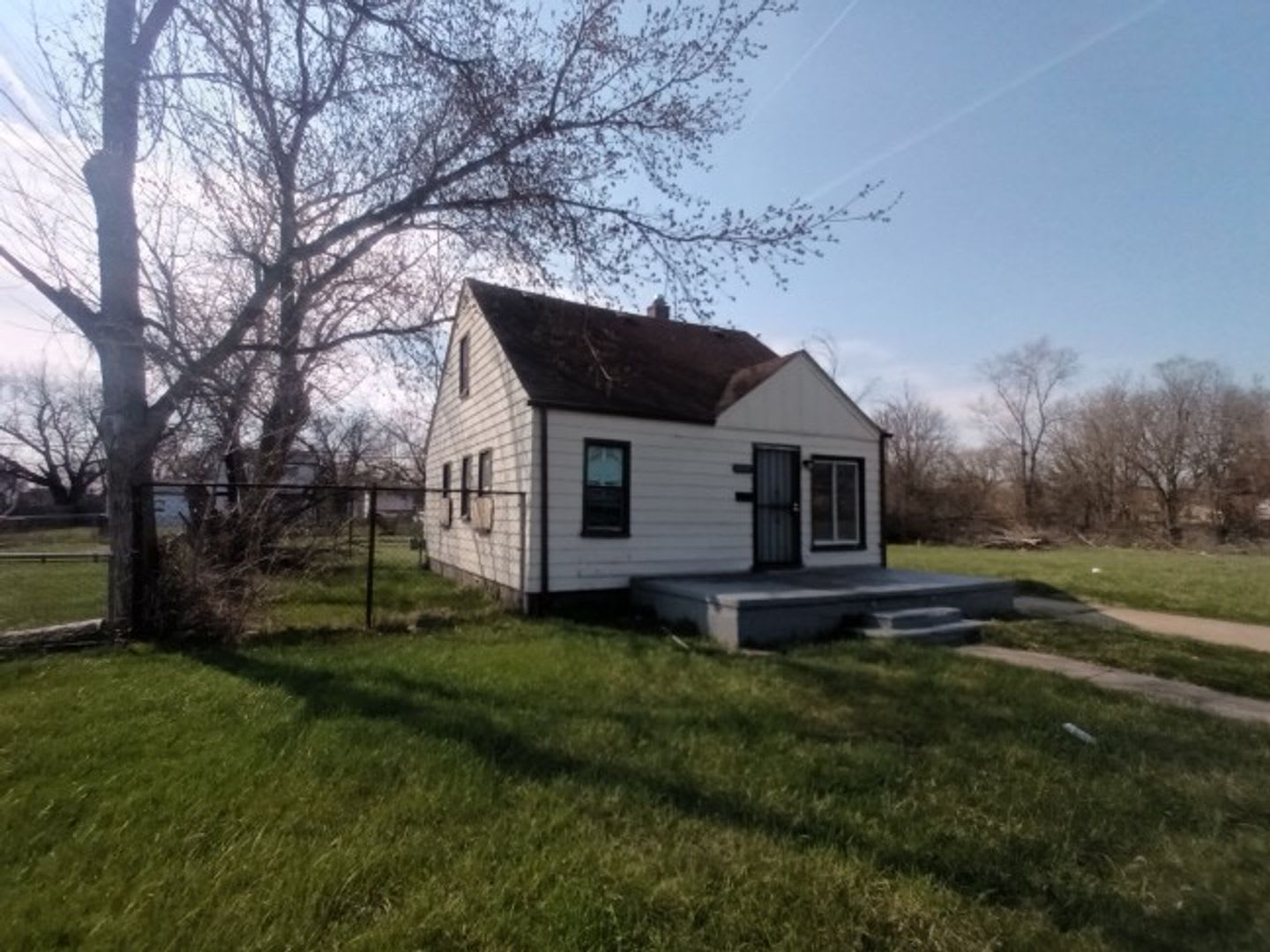 4 Bed 1Bath Bungalow Now Available 1000 Mo – photo 4