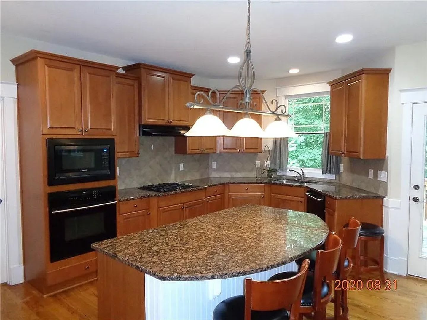 Room in 5 Bedroom Home in Buford – photo 3