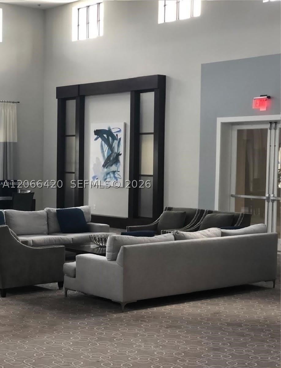 17120 SW 95th Ter – photo 1