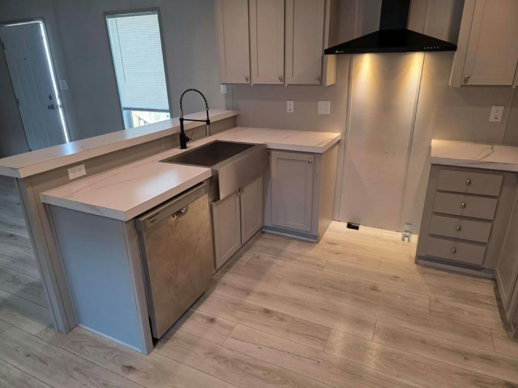 1704 MLK Jr Blvd – photo 3