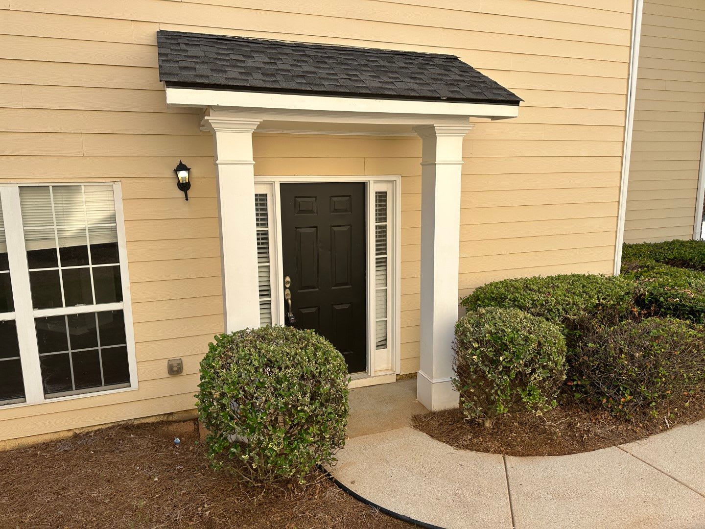 Great Location Like New Everything Stainless Appliances 1 Car Garage Hardwoods And Tile Flooring Must See – photo 3
