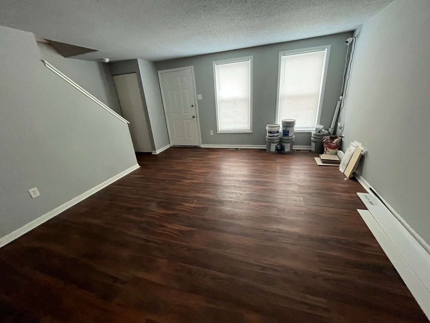 Spacious 3 Bedroom Townhome Newly Renovated Move In Ready Voucher Holders Only – photo 2
