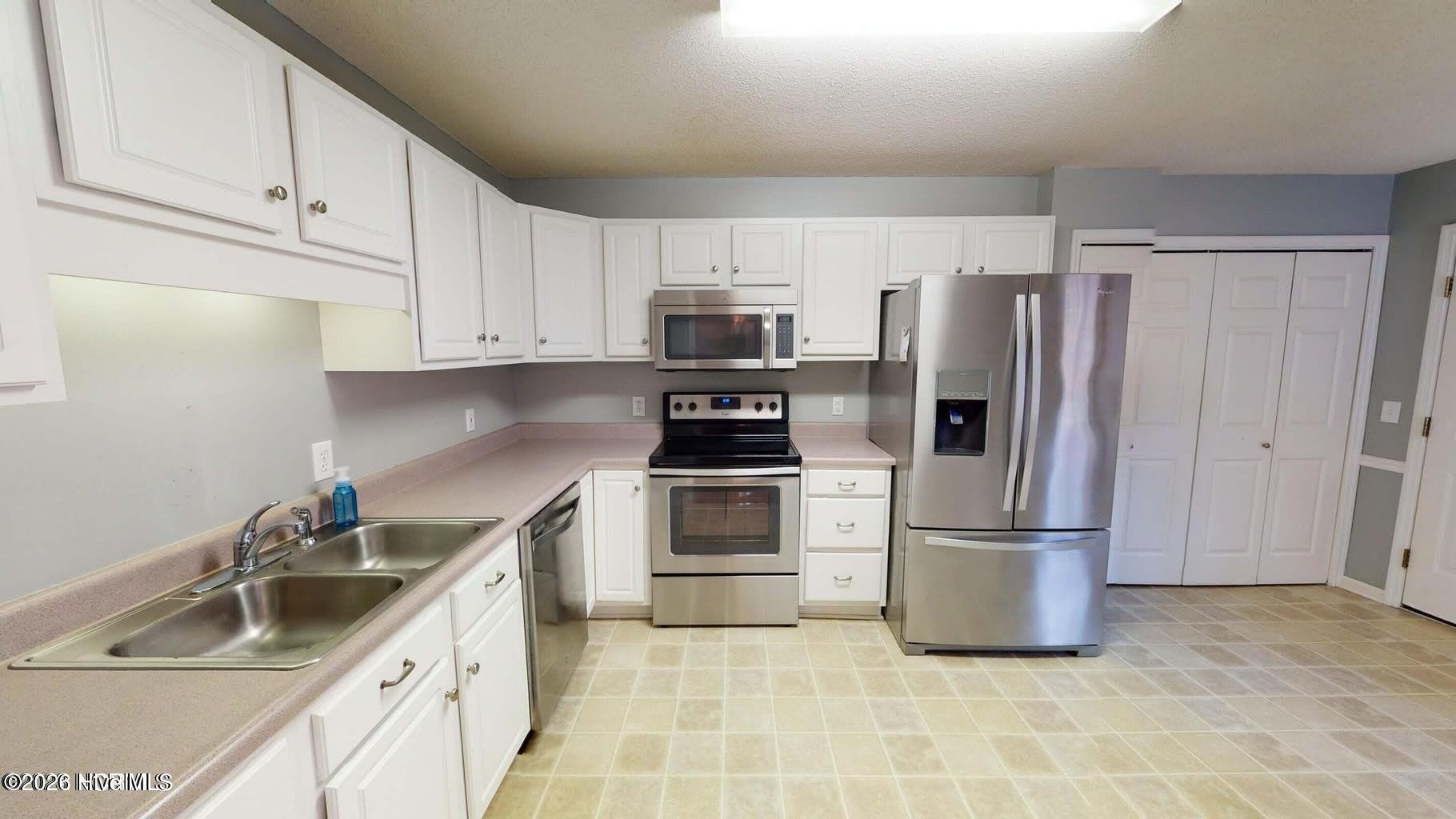 4 Sandhills Place – photo 3