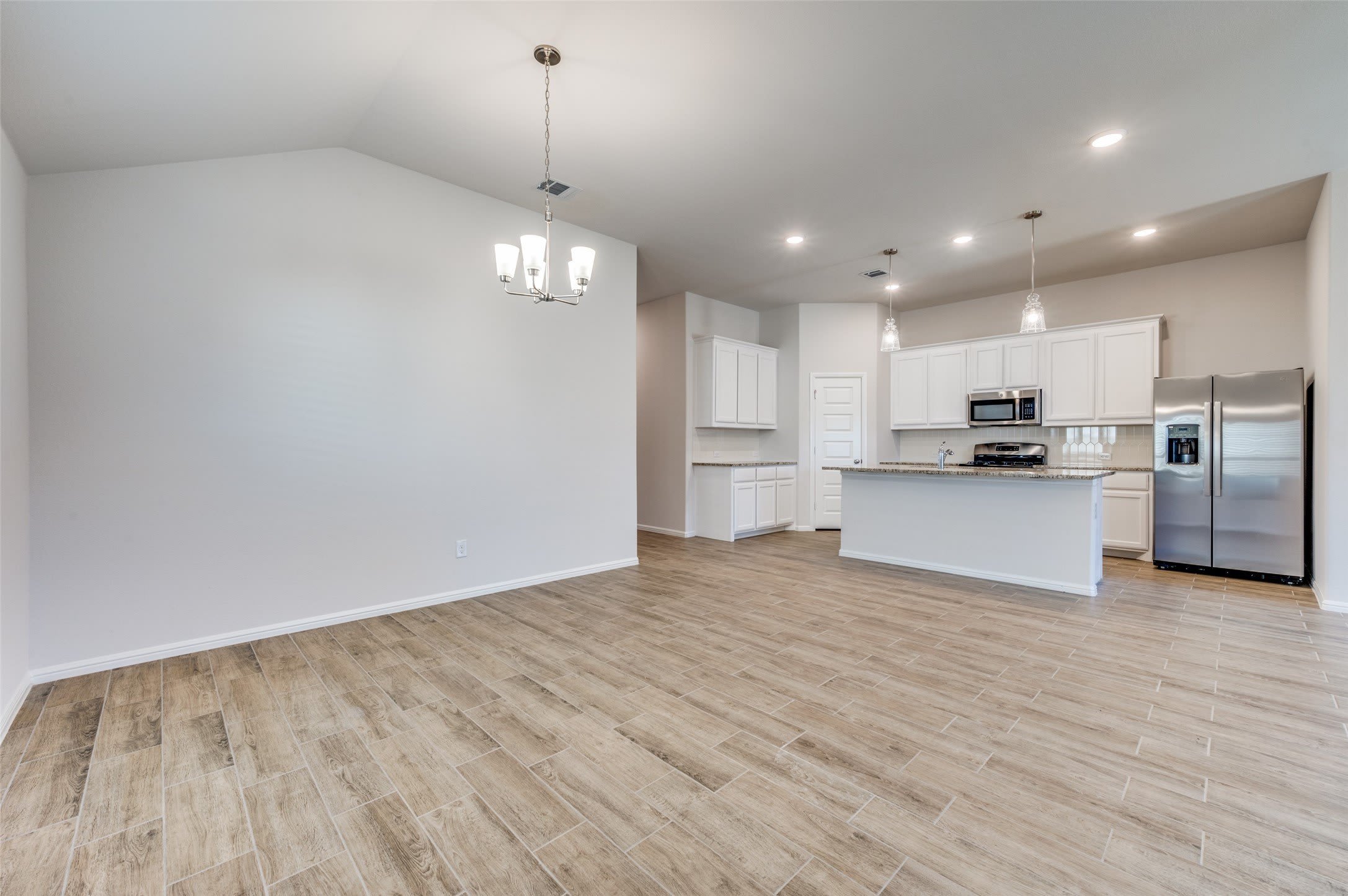 6445 Auburn Dale Road – photo 4