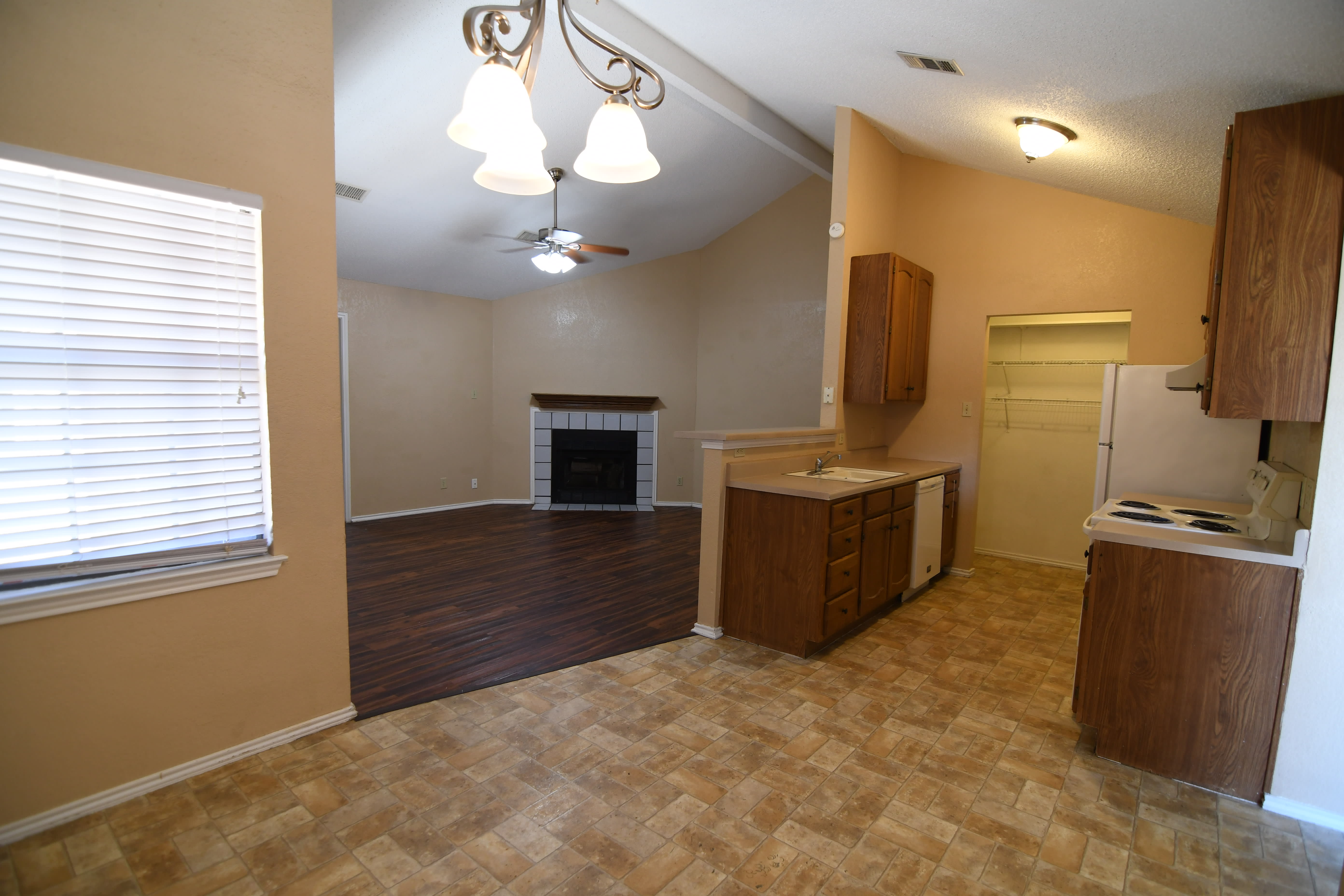 5209 Canyon Creek Dr – photo 5