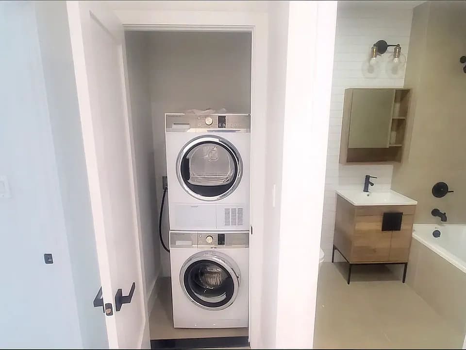52 Martense St Apt 13 – photo 2