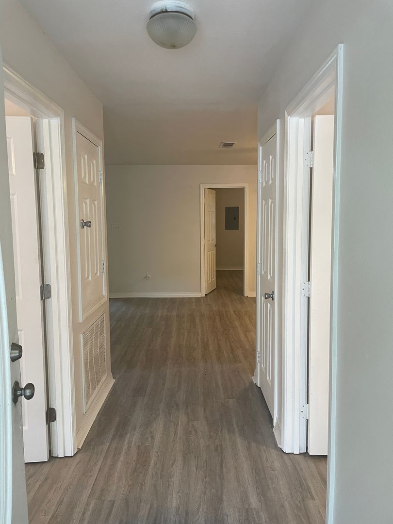 3 BEDROOM 2 BATH READY FOR YOU! – photo 2