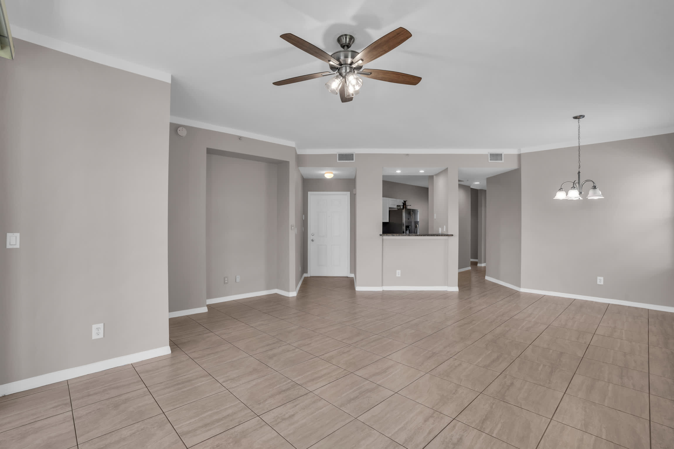 6560 Huntington Lakes Circle – photo 3