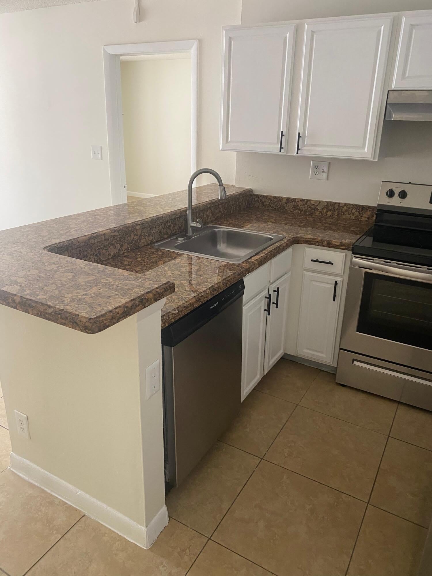 601 Lyons Road – photo 2
