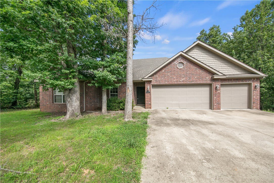 9 Monmouth Drive – photo 1