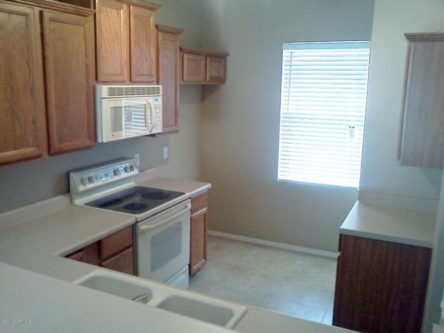 3 Bedroom 2 Bath Home In East Mesa – photo 2