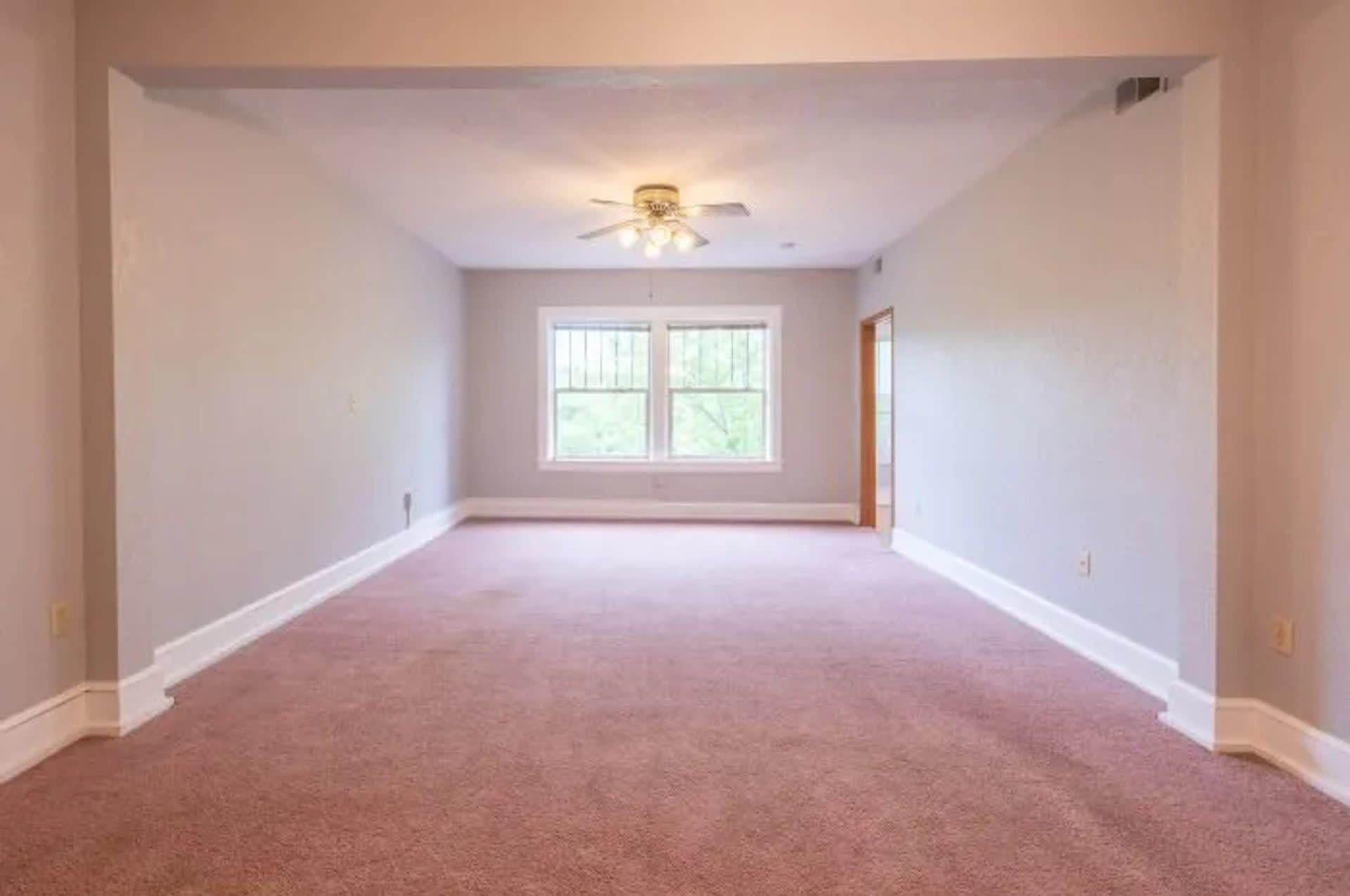 500 Off First Month Reduced Rent – photo 2