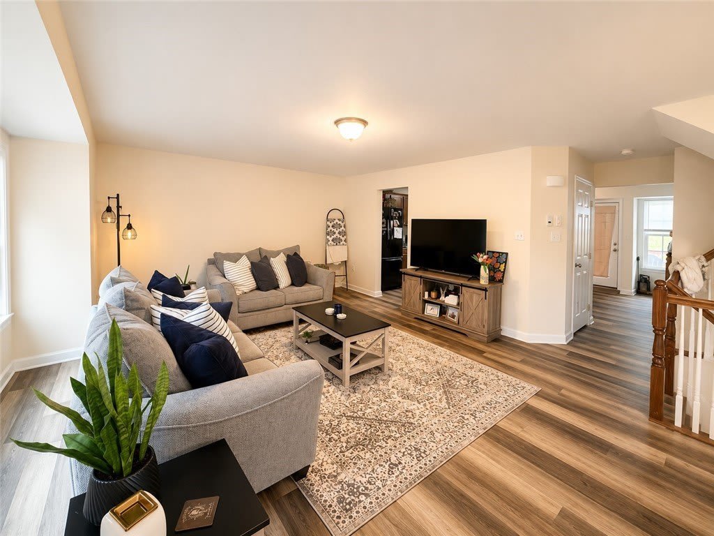 122 Broadstone Dr – photo 2