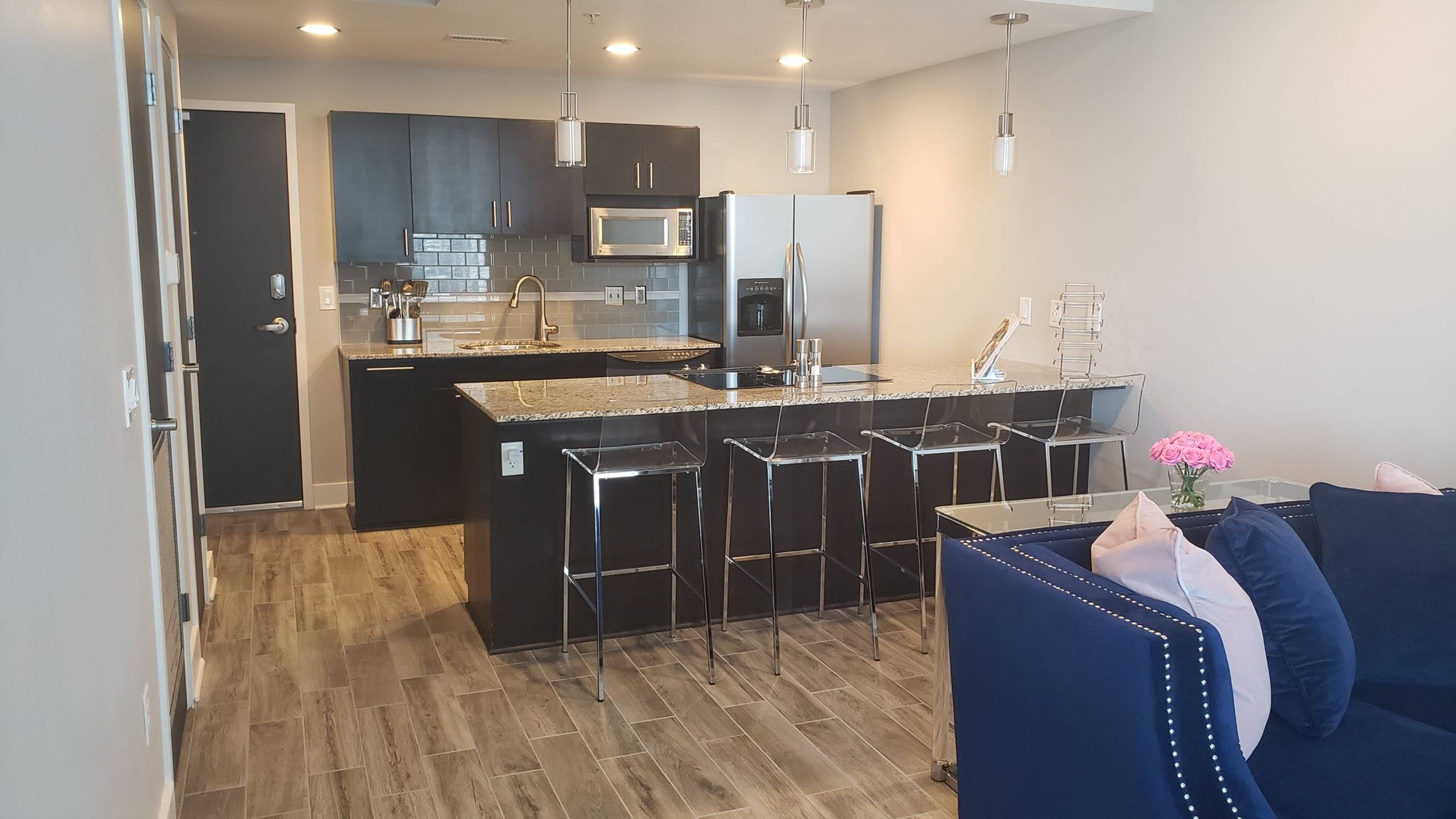 Spacious 5 Bedroom Home With 2 Full Baths Room For Everyone – photo 4