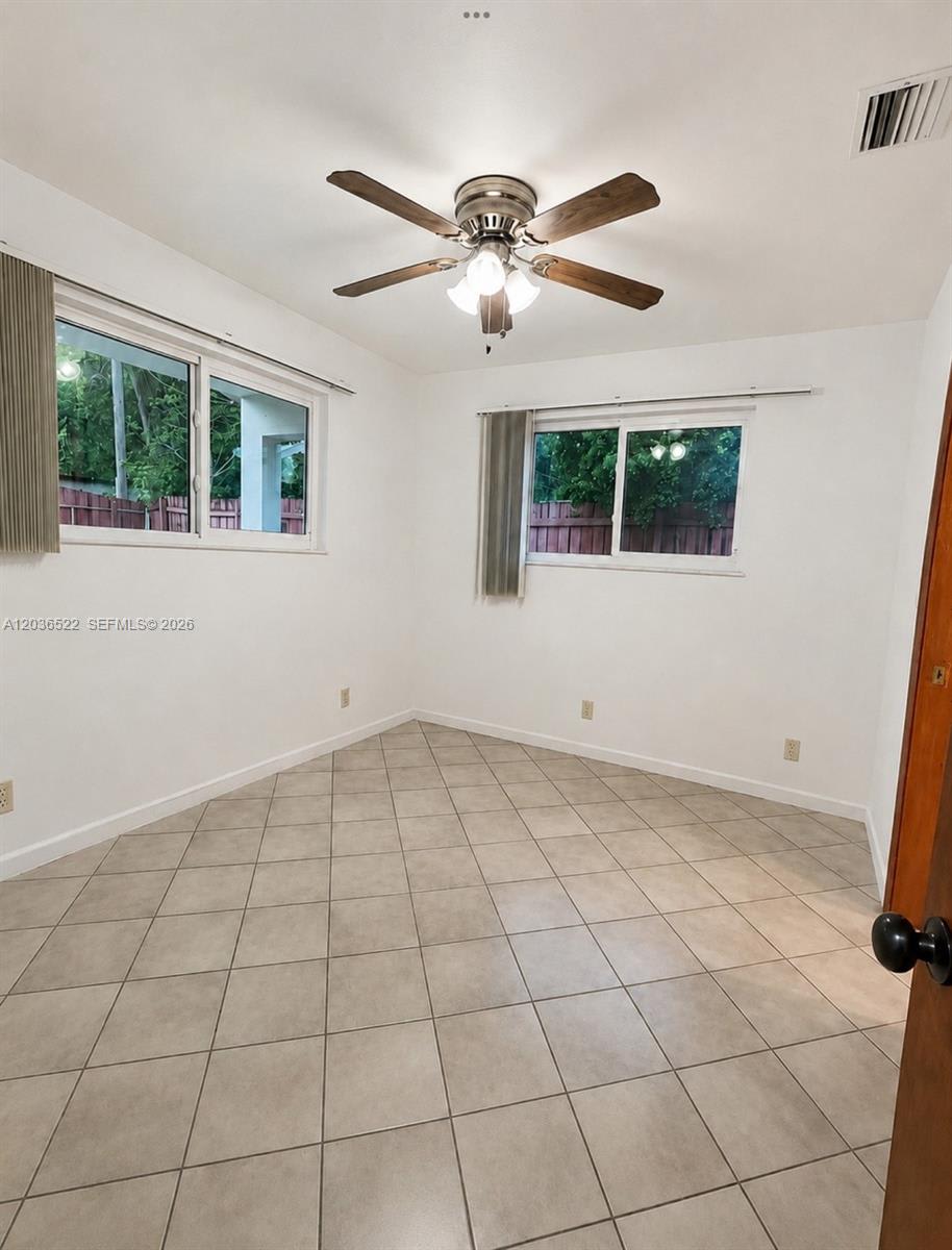 1005 Sw 30th St – photo 5
