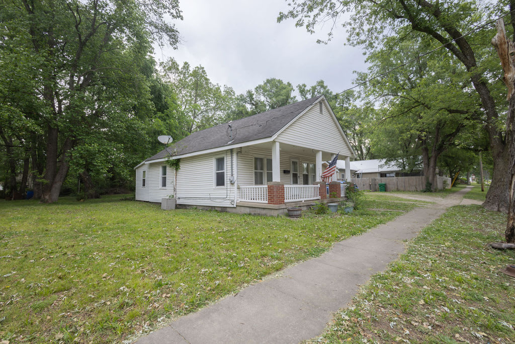 304 W Fort Scott St – photo 3