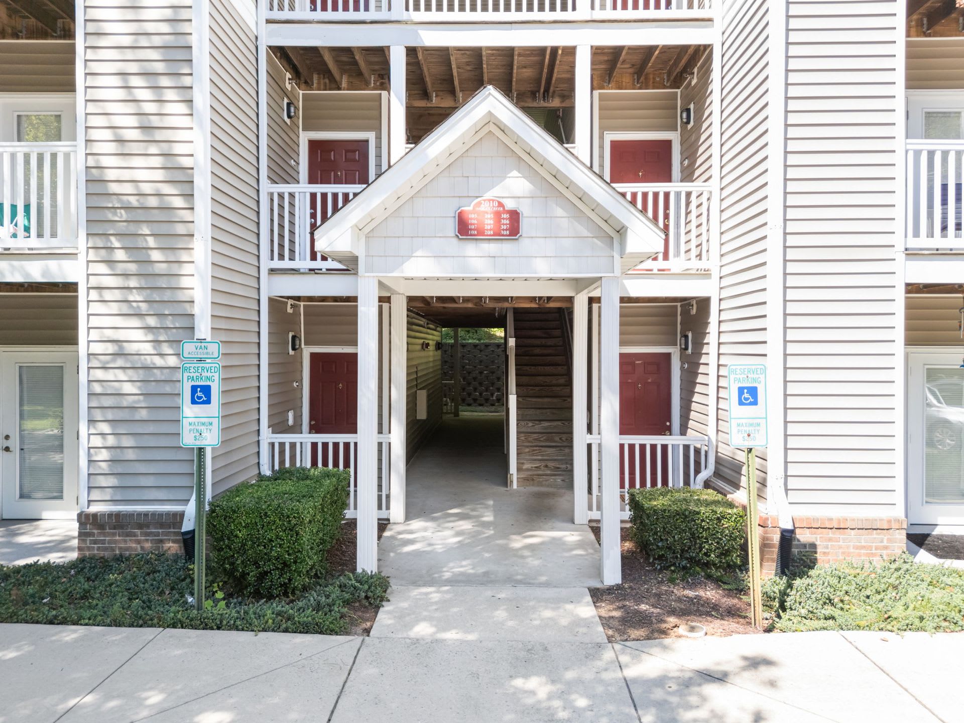Spacious 2-Bedroom Apartment – Water & Trash Included! – photo 5
