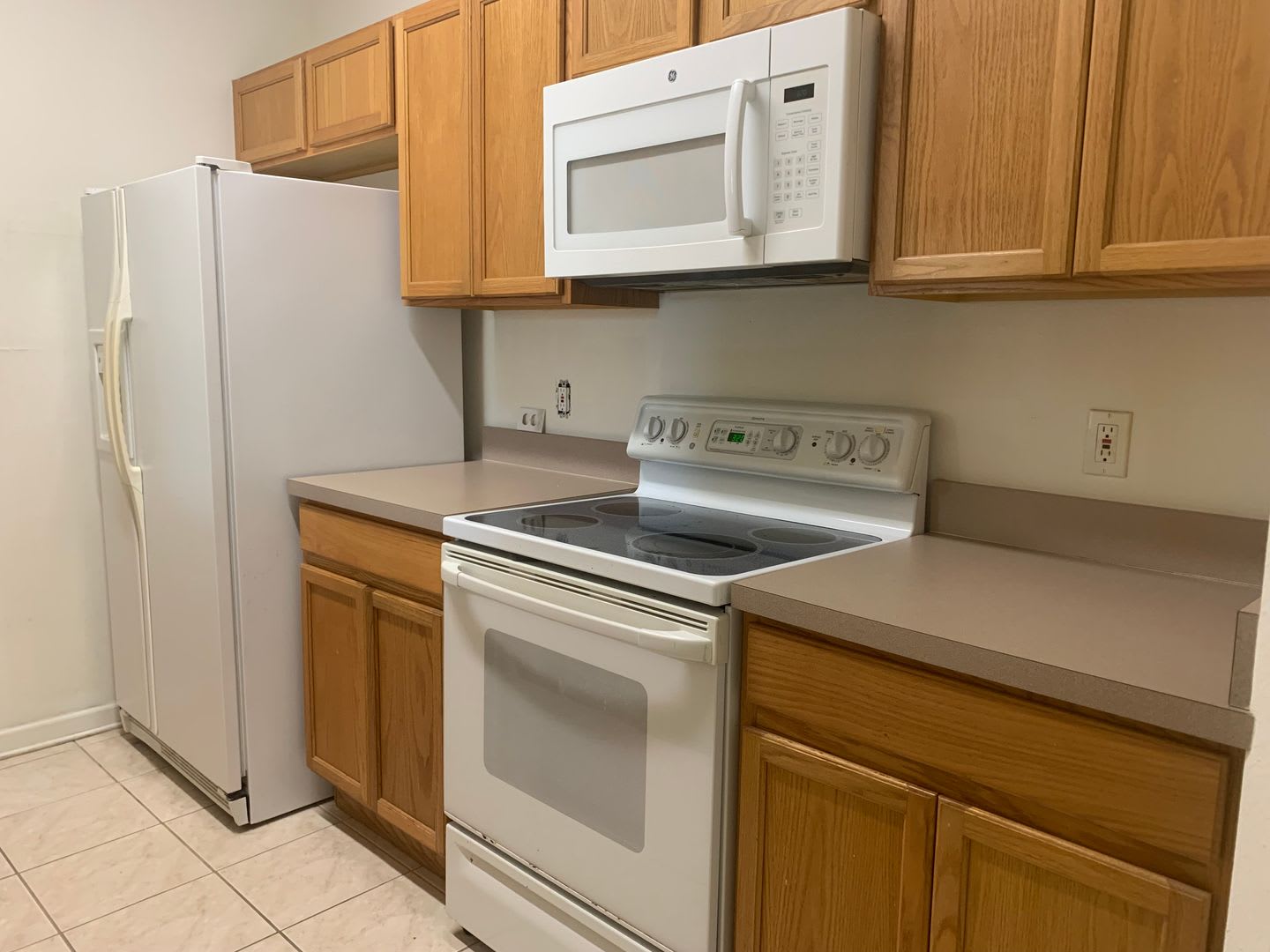 Lovely 3 Bedroom 2 Bath Condo – photo 5