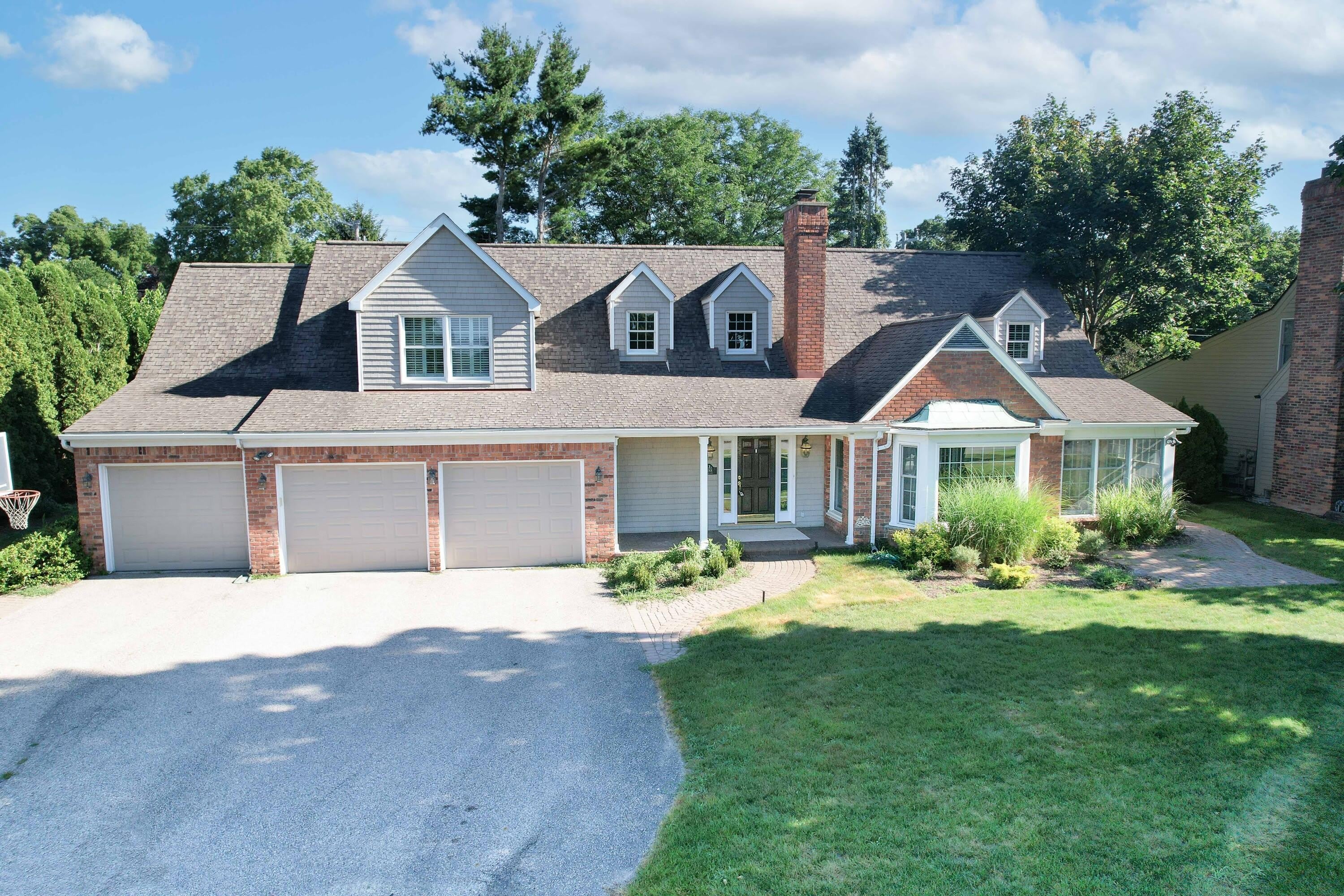 1688 Northlawn Boulevard – photo 1