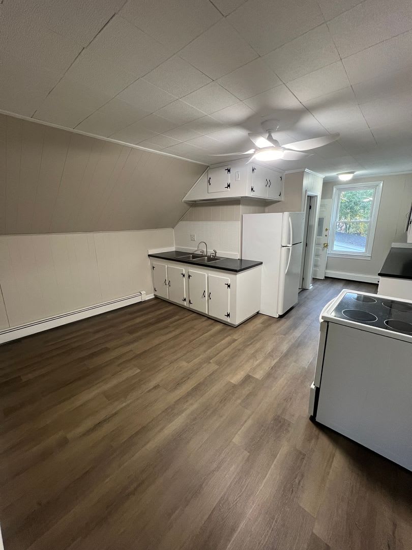 389 Boynton St – photo 4