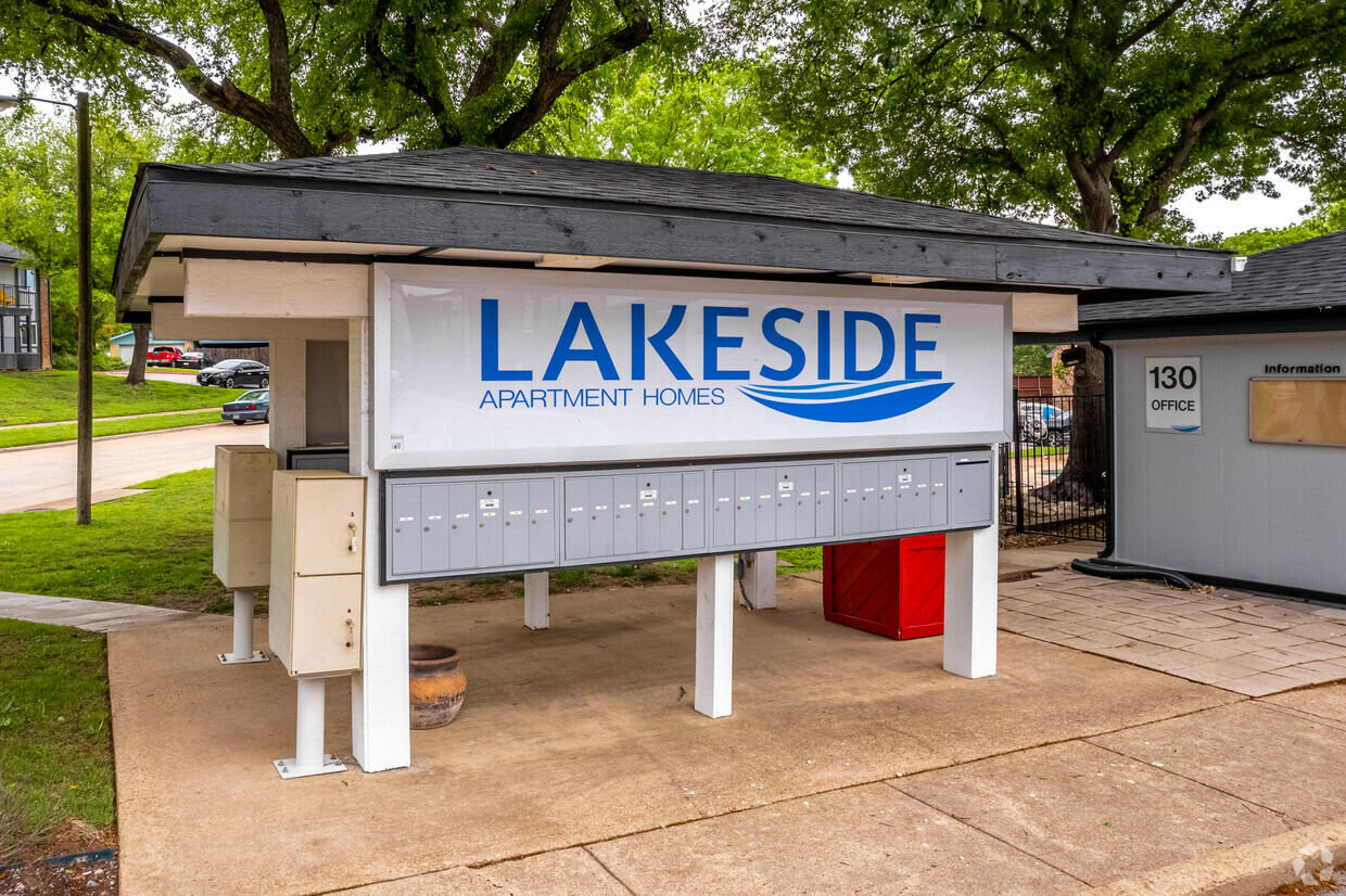 Lakeside Apartment Homes – photo 4