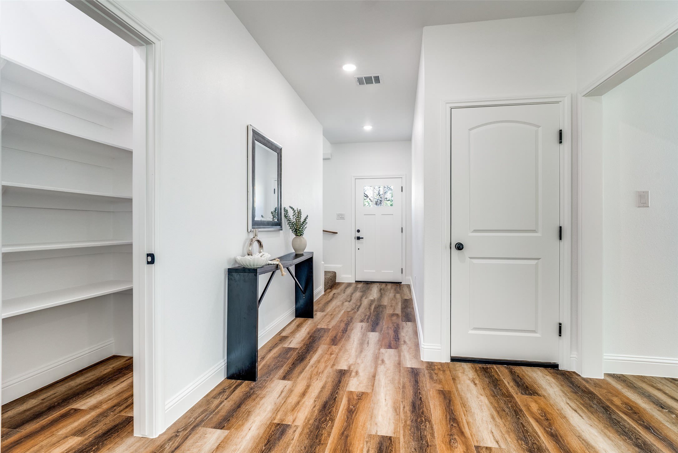 2621 Hillside Drive – photo 3