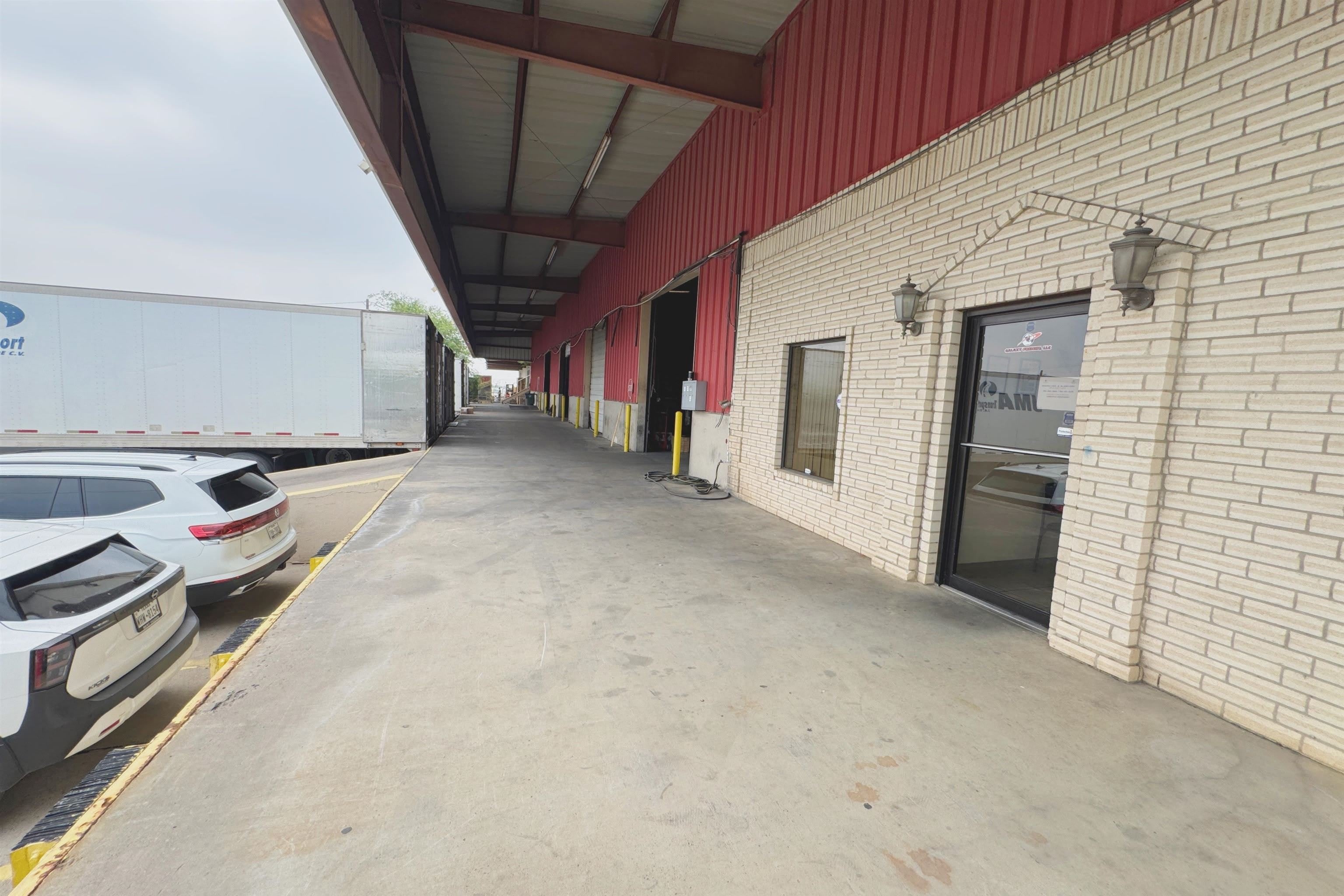 14208 Business Ave – photo 5