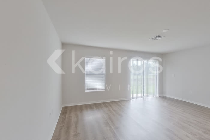 413 Western Avenue South – photo 2