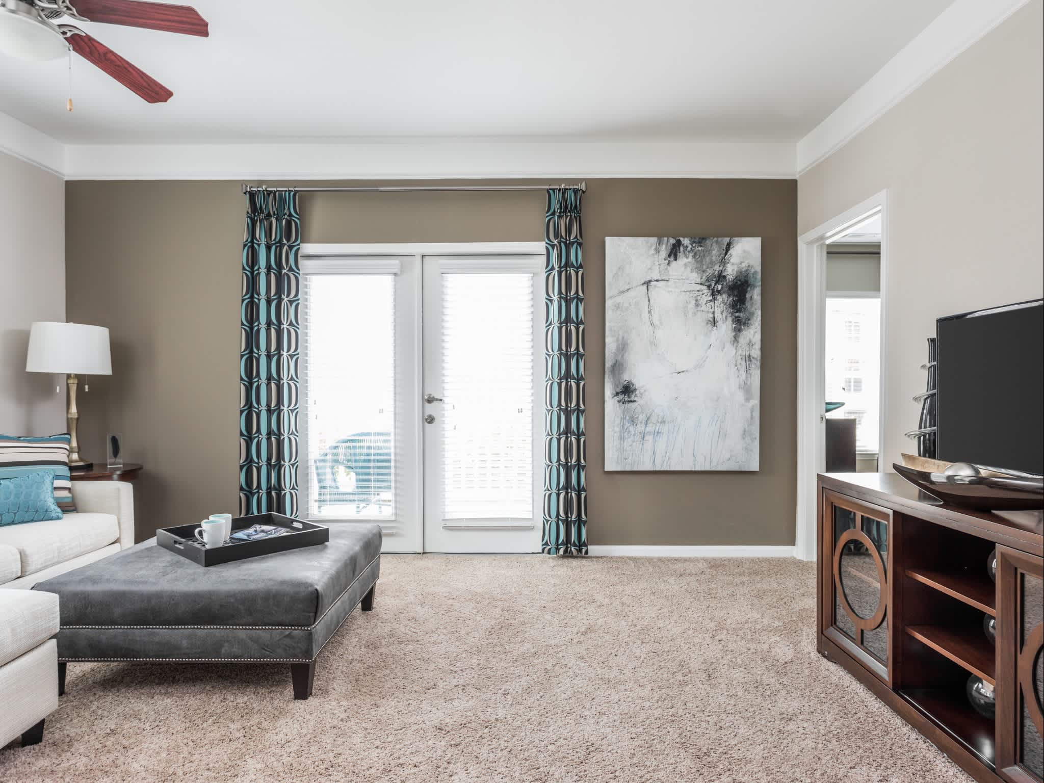 Aston Apartments – photo 4