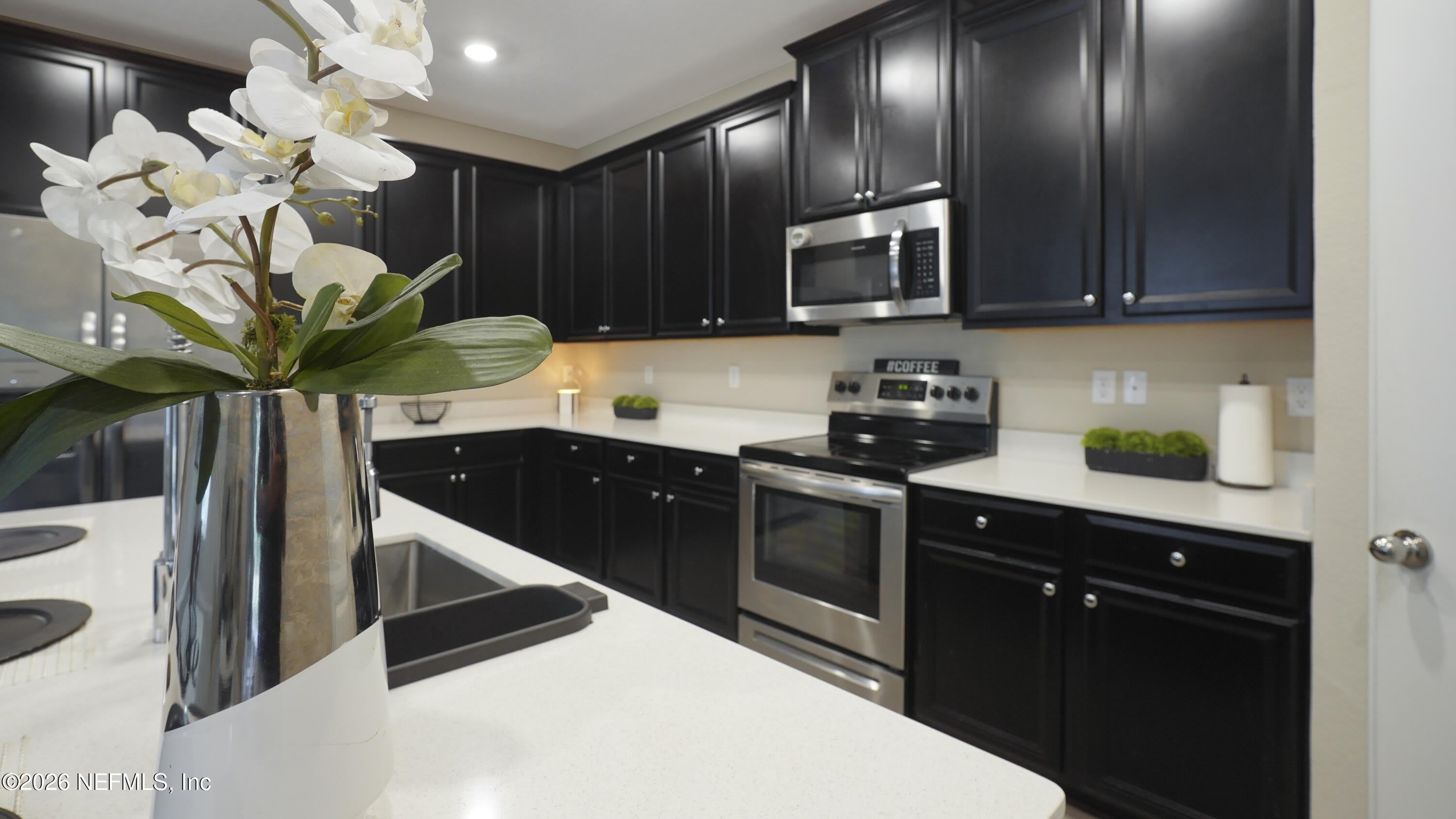 10815 VENTNOR AVE – photo 5