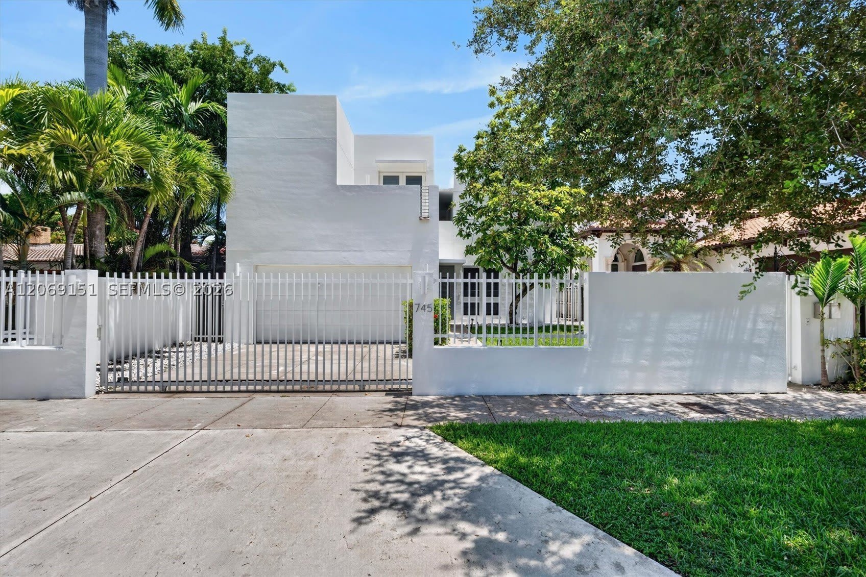 745 SW 22nd Rd – photo 3