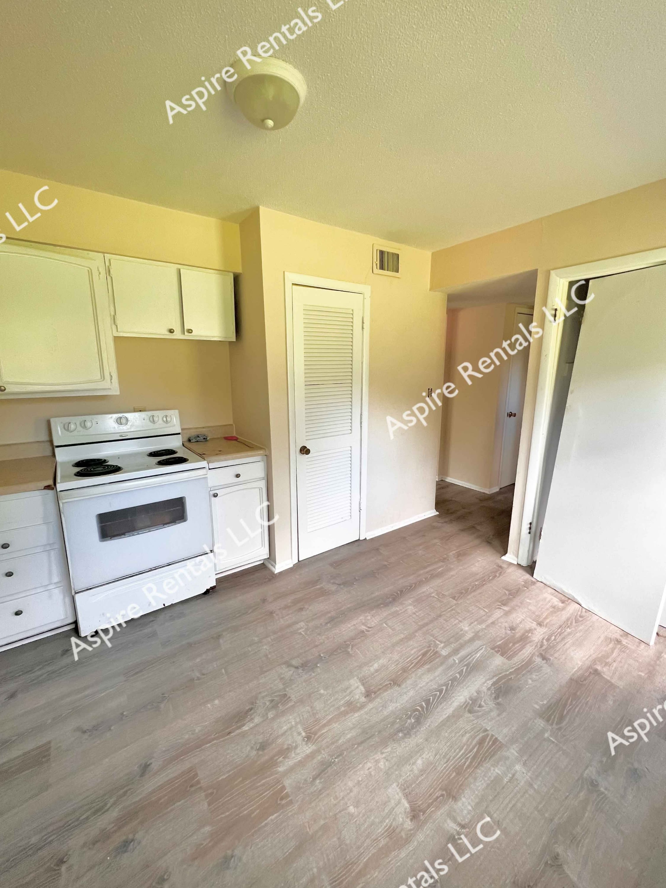 2905 N Willowbrook Rd B – photo 2