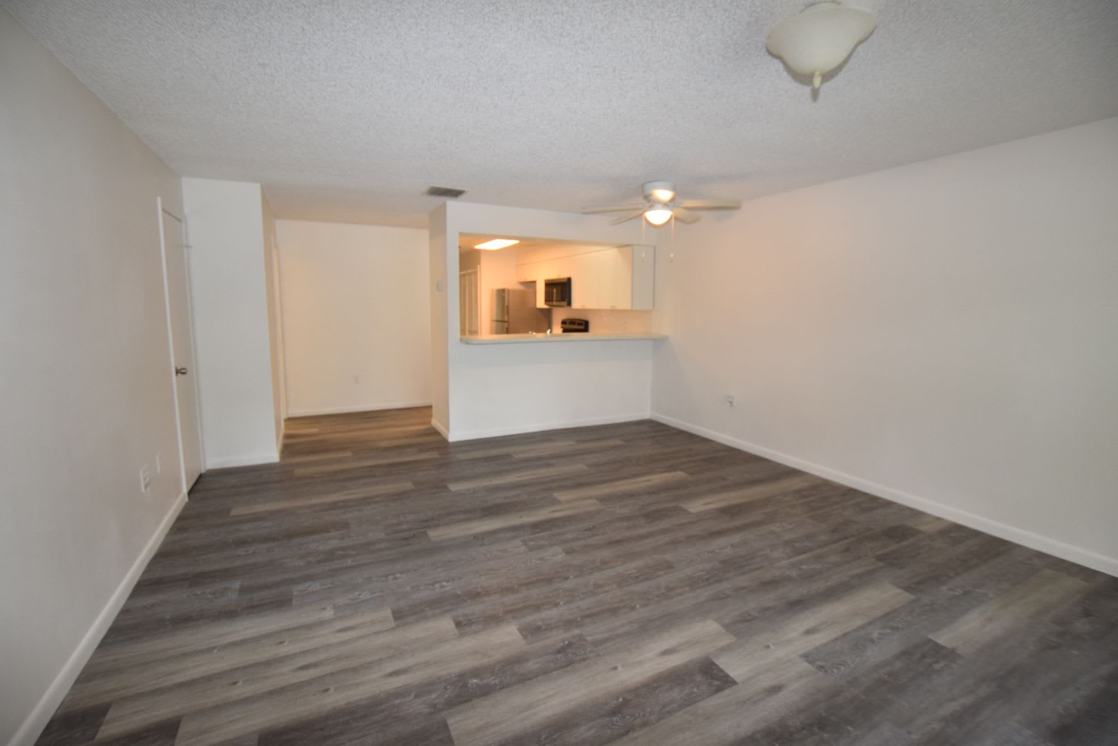 3 Bedroom, 2 Bath Townhouse For Rent at 906 Sumter Street Leesburg, FL 34748 – photo 4