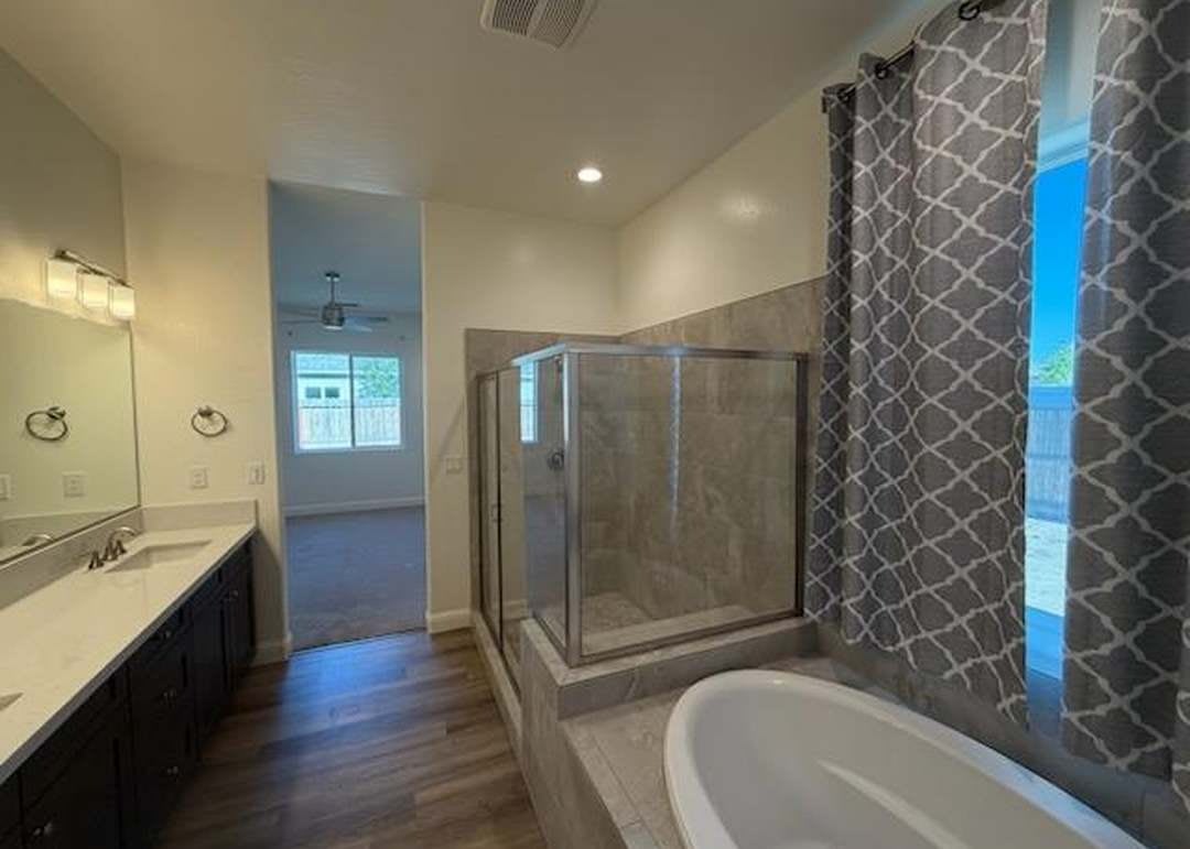 2935 21st Ave – photo 2