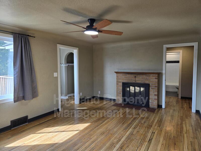 1160 NE Lake St – photo 3