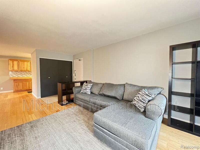 2152 Pauline Blvd – photo 3