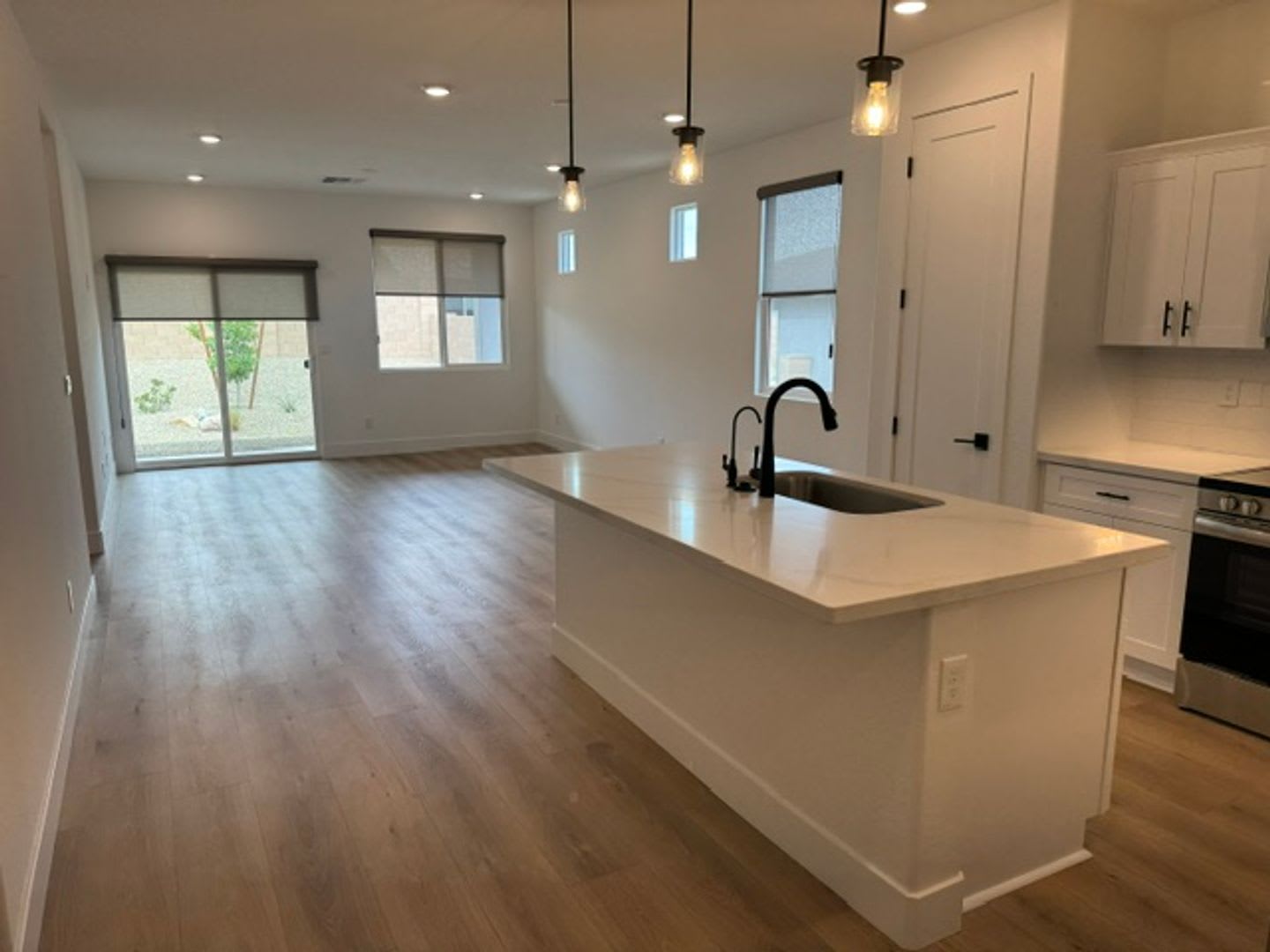 Stunning 3 Bedroom 2 Bath 2 Car Garage In South Ranch Community Prescott – photo 4