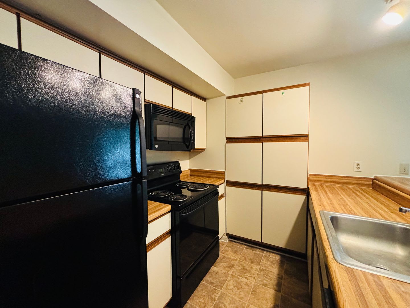 3 Bedroom 2 Bath Condo – photo 5
