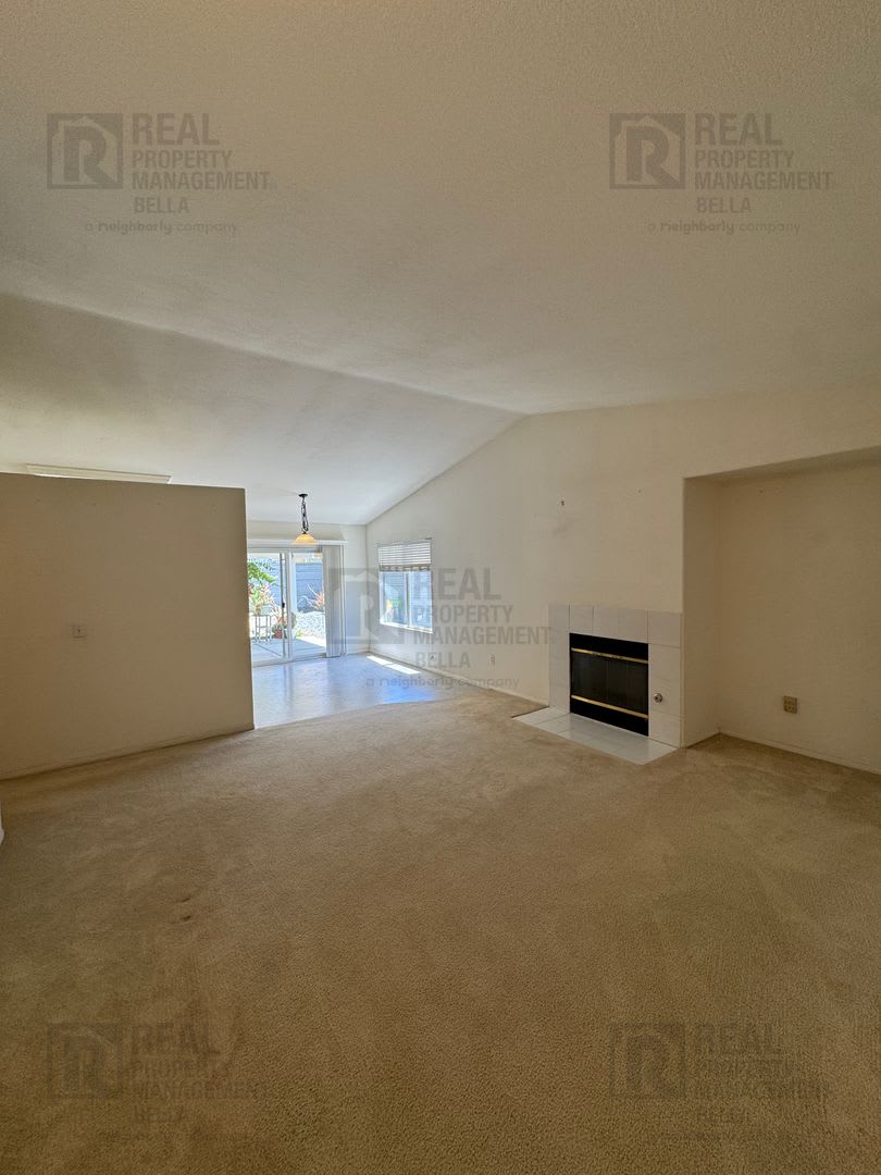 *55+ COMMUNITY* Charming 3 Bedroom, 2 Bathroom Home in Hemet – photo 2